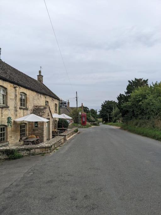 Stylish 3 Bed Cotswold With Stunning Views Casa vacanze *