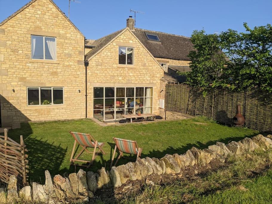 Stylish 3 Bed Cotswold With Stunning Views * Cheltenham